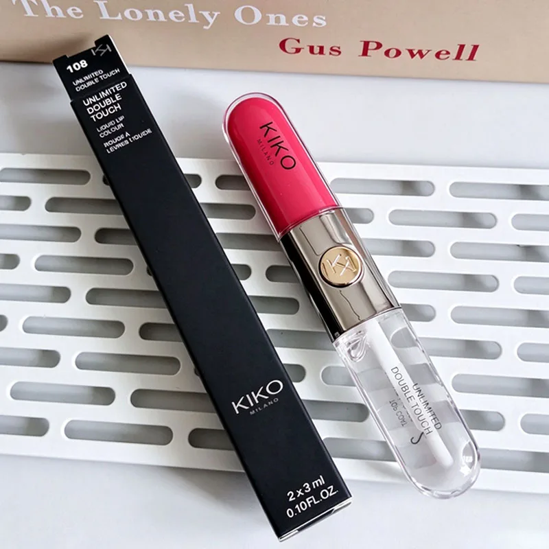 Double Touch lip product with colored base and transparent gloss