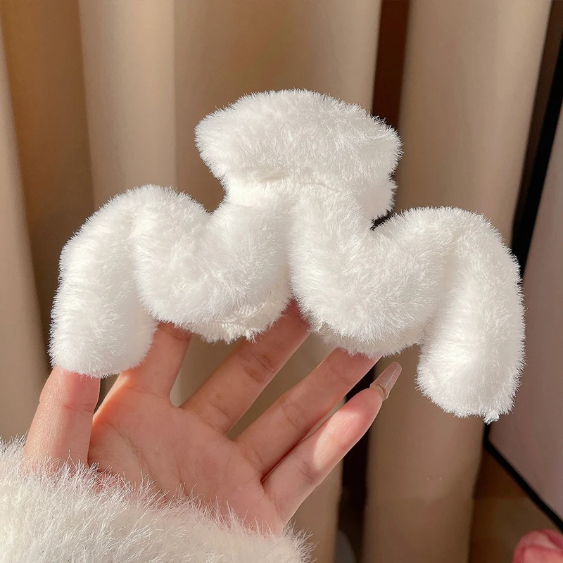 Retro Simple Plush 14cm Large Hairclip Calw for Women Elegant Shark Clip Fashion Girl Hairpin Hair Accessories