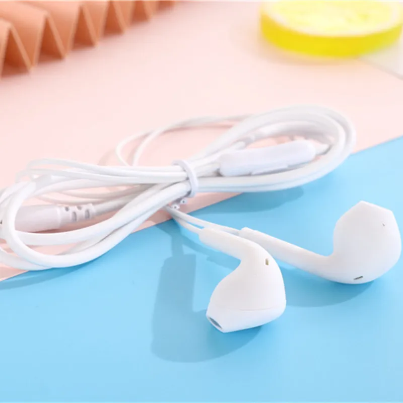Olaf wired in-ear earphones with a 3.5 mm plug