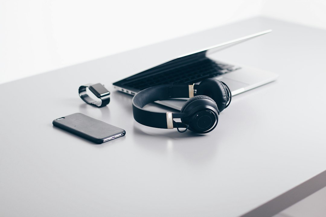 15 Useful Tech Accessories That Make Life More Convenient